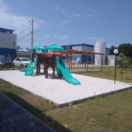 Aconchego da Alê em Porto, Ar condicionado e Piscina, Apartamento inteiro, Cozinha completa, Wifi, 02 Quartos confortáveis, travesseiro nasa , Colchão confortável ideal para férias descanso lazer ou negócios-2